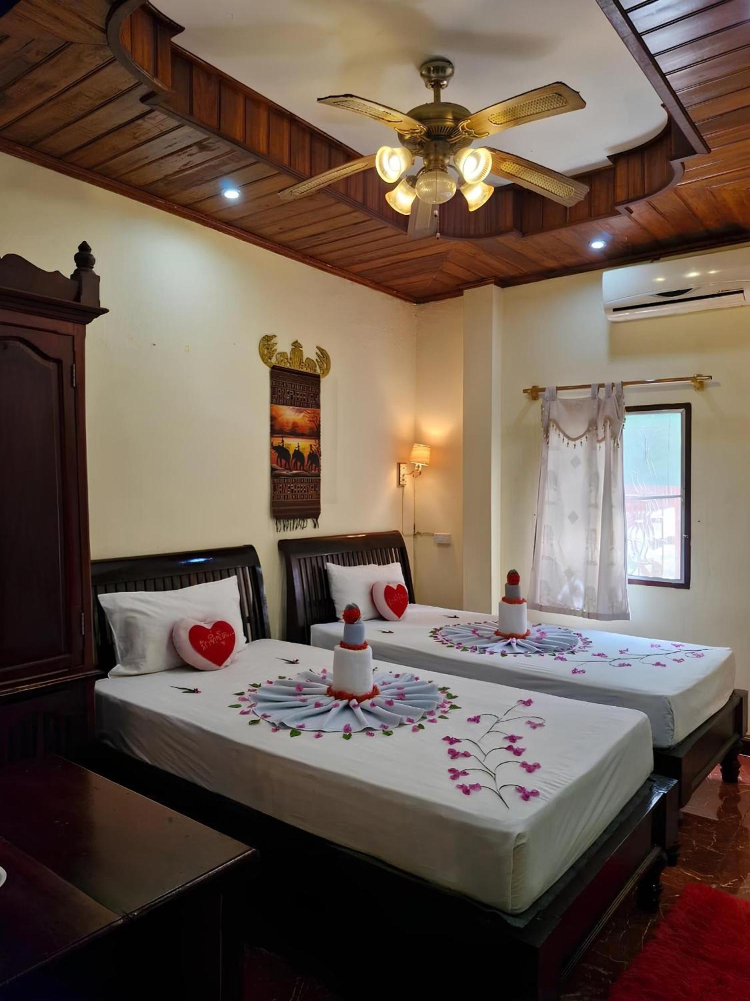 Hotel Sakura Wood House Luang Prabang Exterior foto