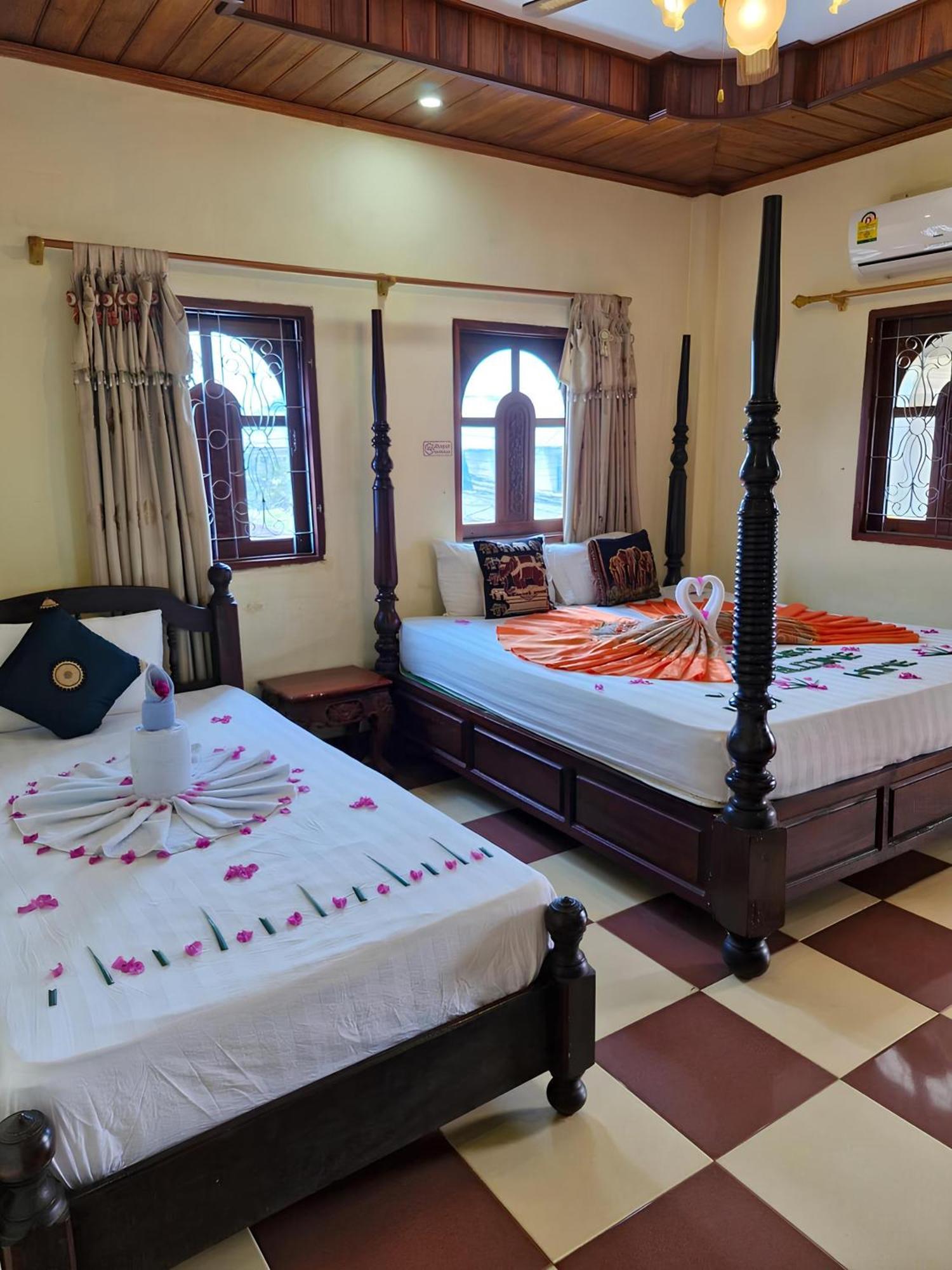 Hotel Sakura Wood House Luang Prabang Exterior foto
