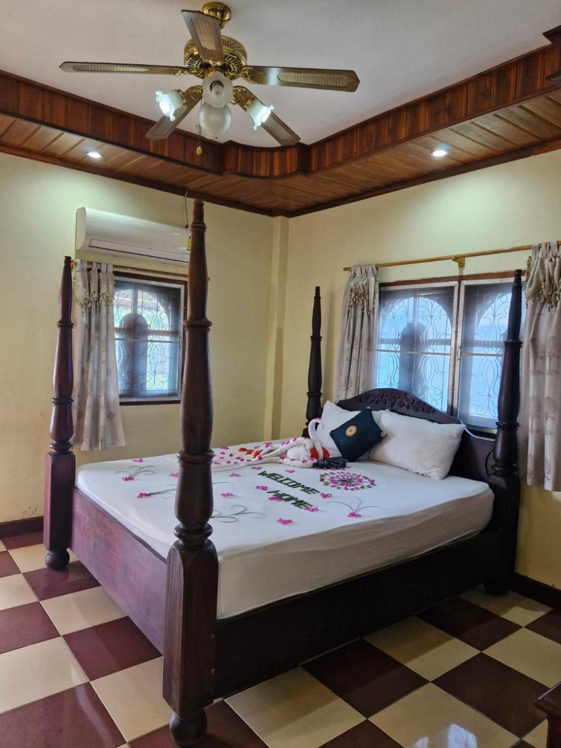 Hotel Sakura Wood House Luang Prabang Exterior foto